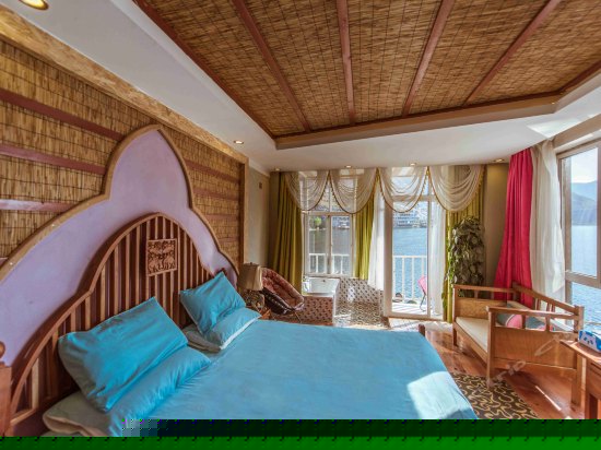 海景露台浴缸桑拿房2层