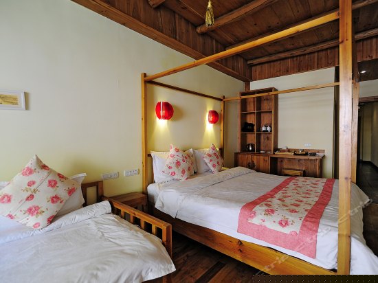 凤栖语清幽双标蜜月家庭房(江景)