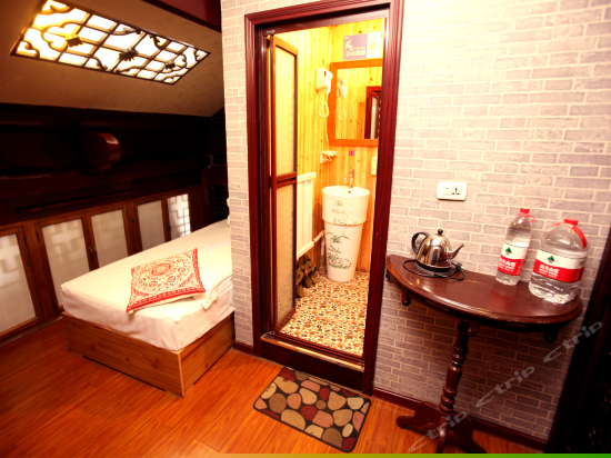 豪华阁楼斜坡顶大炕