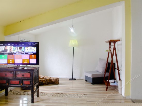 水在瓶温馨大床房