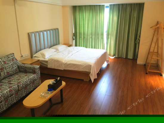 零度时尚大床房