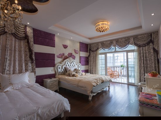 花园别墅欧式阳光家庭套房