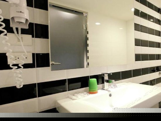 精致标准三人房（无窗）