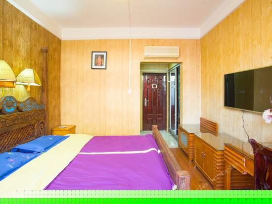 浪漫蜜月大床房