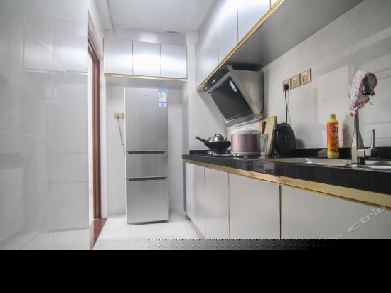 南山南三房两厅套房