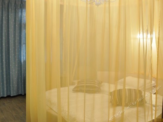 地中海风情圆床房