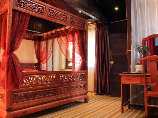 201佳偶天成 龙床房