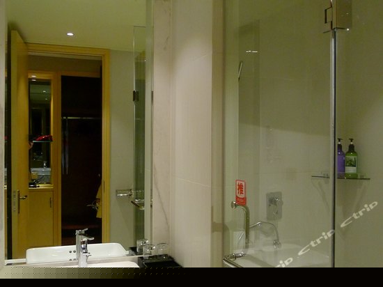 安静大床房(无窗)