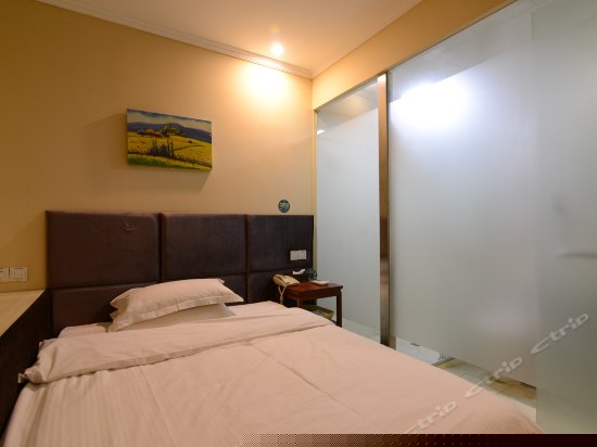 1.5米床特价大床房