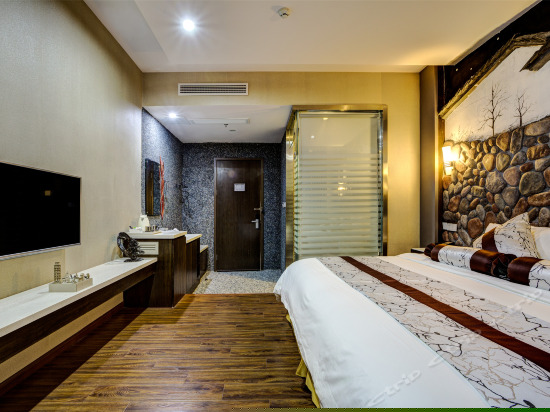 经典豪华大床房