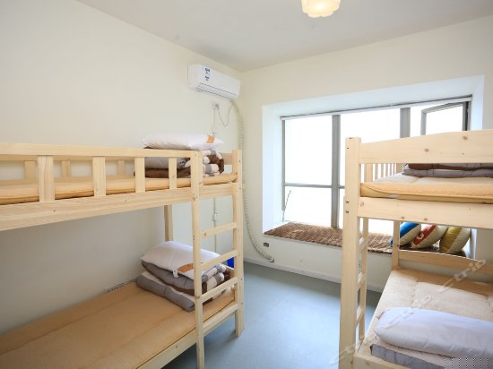 宽松江景女生四人间