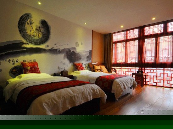 临河观景标准间