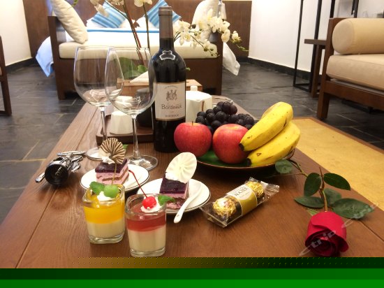 至尊蜜月海景大床房