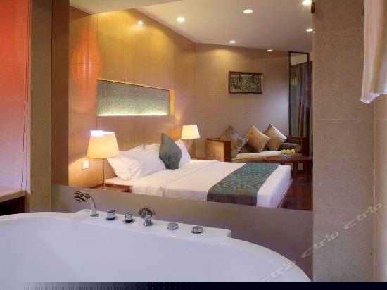 朝露轩海景大床房