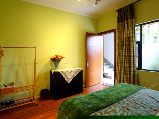 抱庭舒适大床房