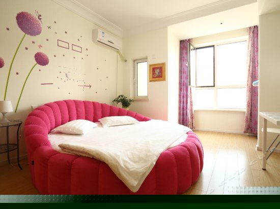 浪漫蜜月圆床婚房