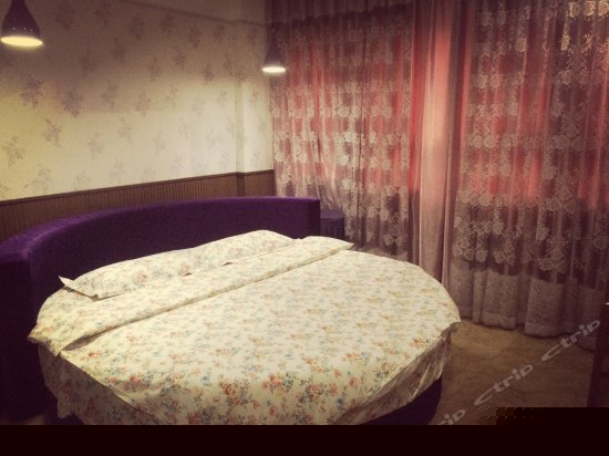 豪华浪漫圆床房