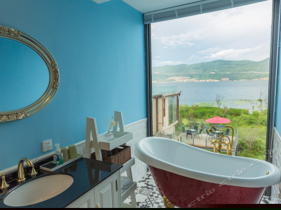 翡冷翠海景大床房