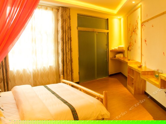 阳光蜜月大床房