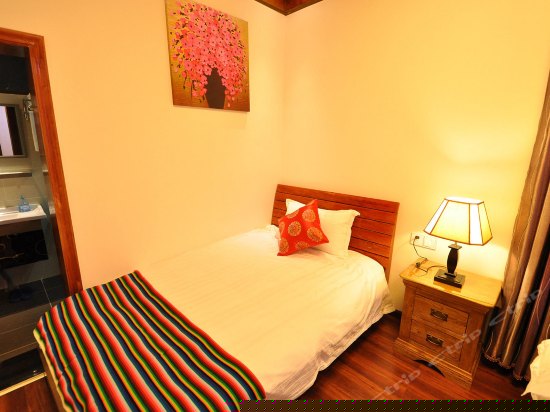 温馨家庭双床房107