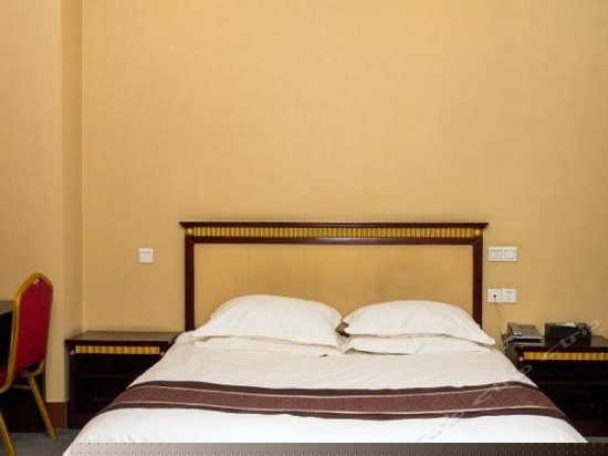 普通大床房（无窗）