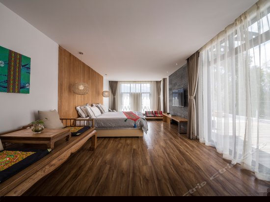 山景露台大床房