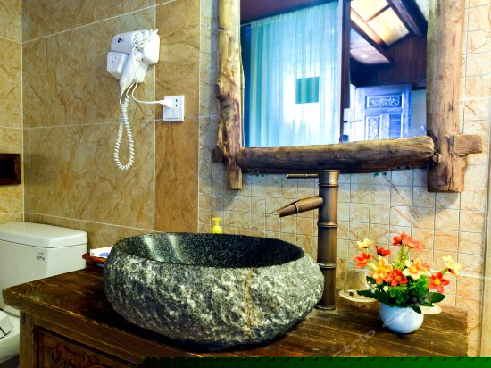 前院豪华阳台休闲观景房