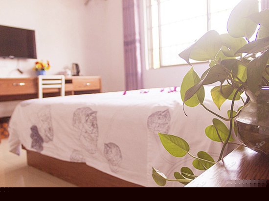 庭院温馨大床房
