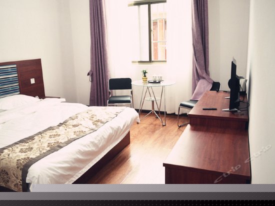 一楼特价大床房