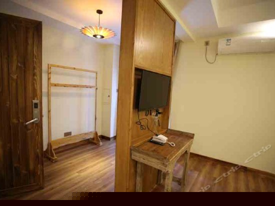 云泉火山汤池花园豪华保健套房