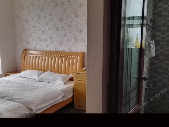 豪华商务大床房