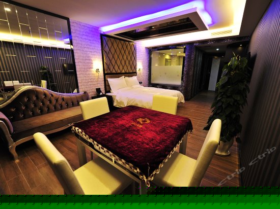 豪华大床房