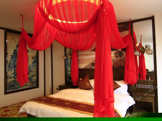 豪华套房（带棋牌室）