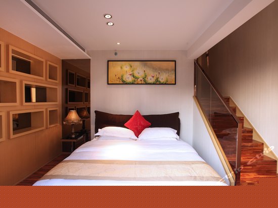 行政三层loft复式双床房