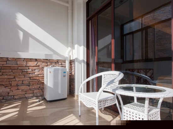 高级园景双床房