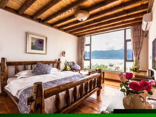 原木民族风情海景大床房