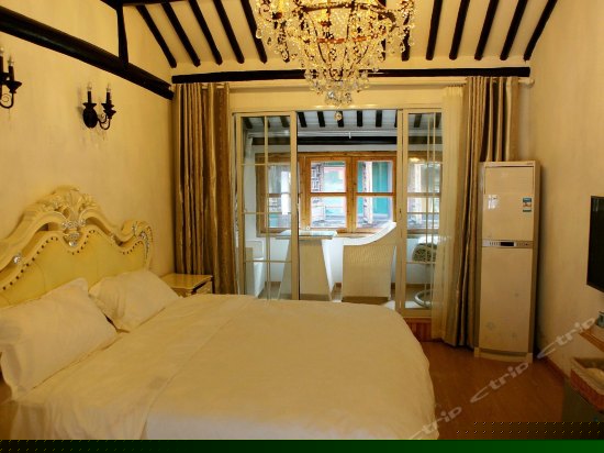 静水飘云（带独立阳台）