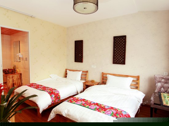 三楼观景标间（情有独钟）