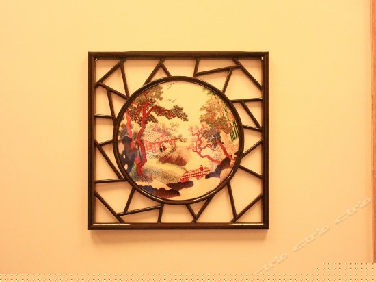 温馨纱幔二人土炕房