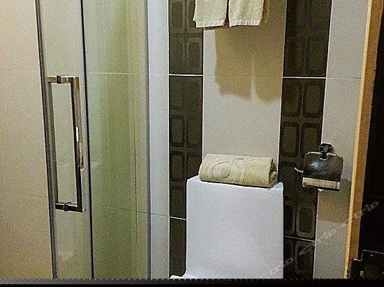 标准双床房(无窗)