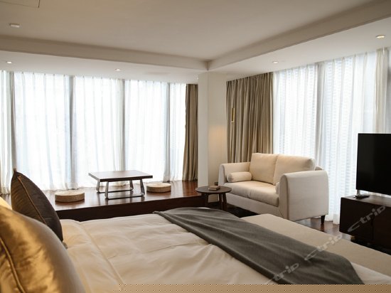 雅律景观大床房