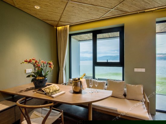 露台豪华海景大床房