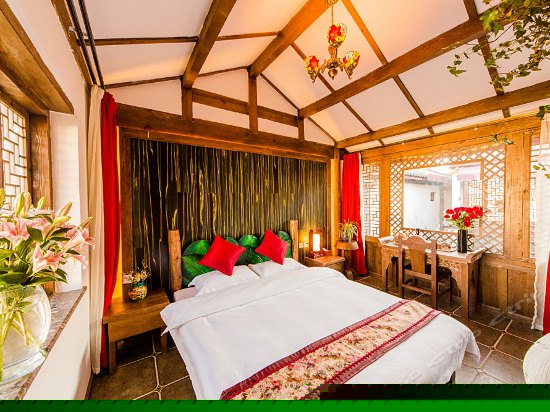 大业店典雅蜜月小套房