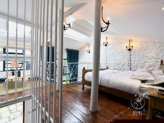 鹿陆复式星空大床房