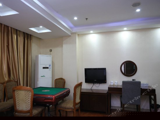 豪华麻将大床房