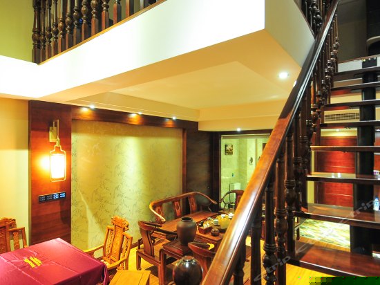 尊享豪华复式套房（双卫生间）