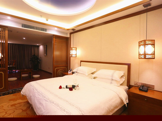 豪华大床房