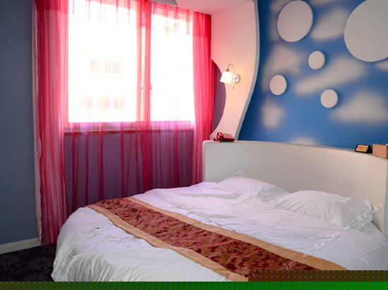 特惠圆床主题房