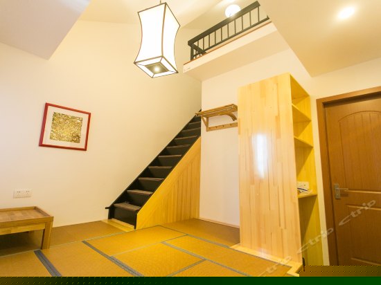 行慢-复式榻榻米大床房