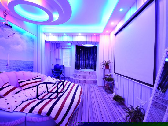 浪漫地中海主题影院房